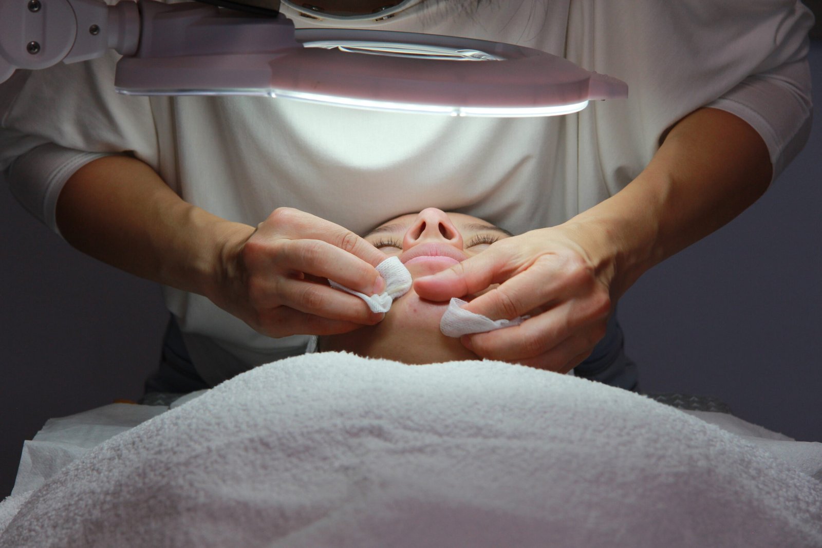 Wenkbrauwen & Wimpers bij LiliBeauty Hoofddorp