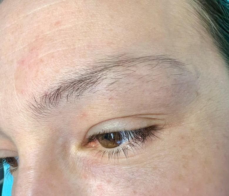 PMU Powder Brows before/after — Voor