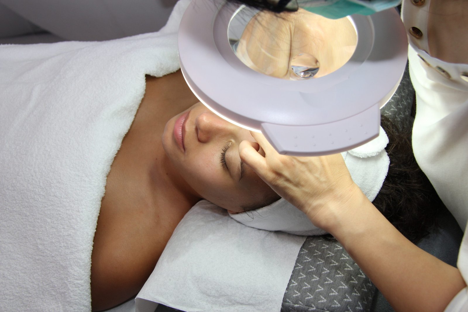 Facials & Huidverbetering bij LiliBeauty Hoofddorp