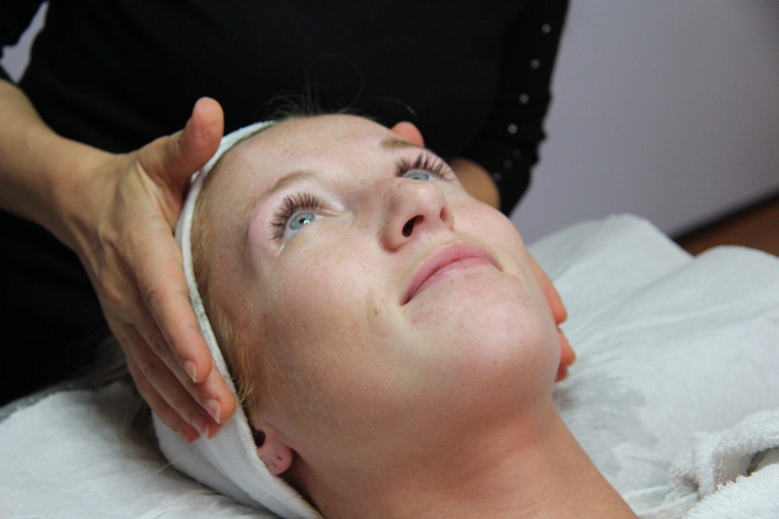 Ontspannen gezichtsbehandeling in LiliBeauty